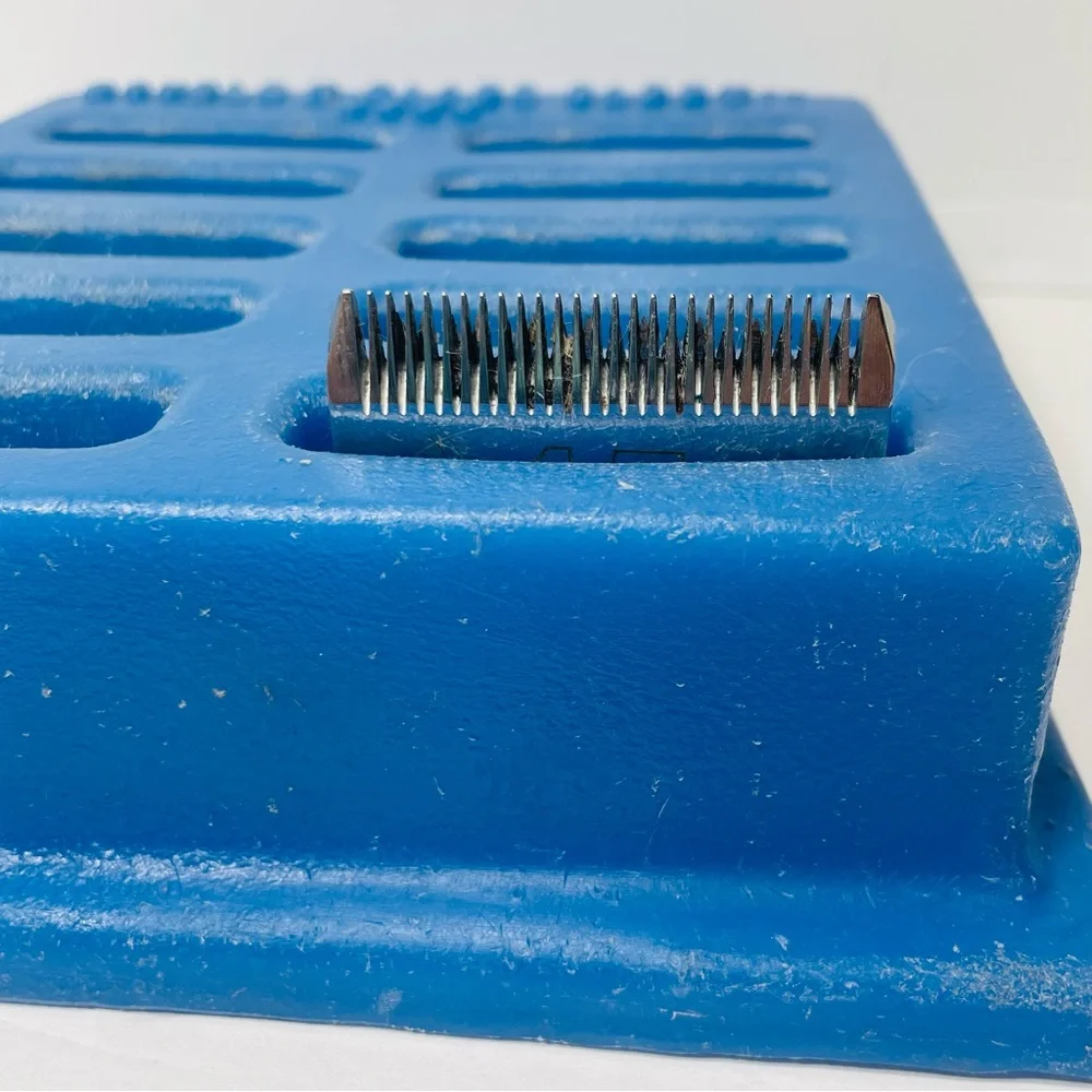 Dog Grooming Blade Caddy Vintage Double K Blue 5353 Holds 10 Clipper Reg Blades